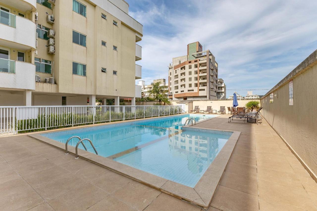 Confortavel Apartamento Em Condominio Com Piscina 邦比尼亚斯 外观 照片
